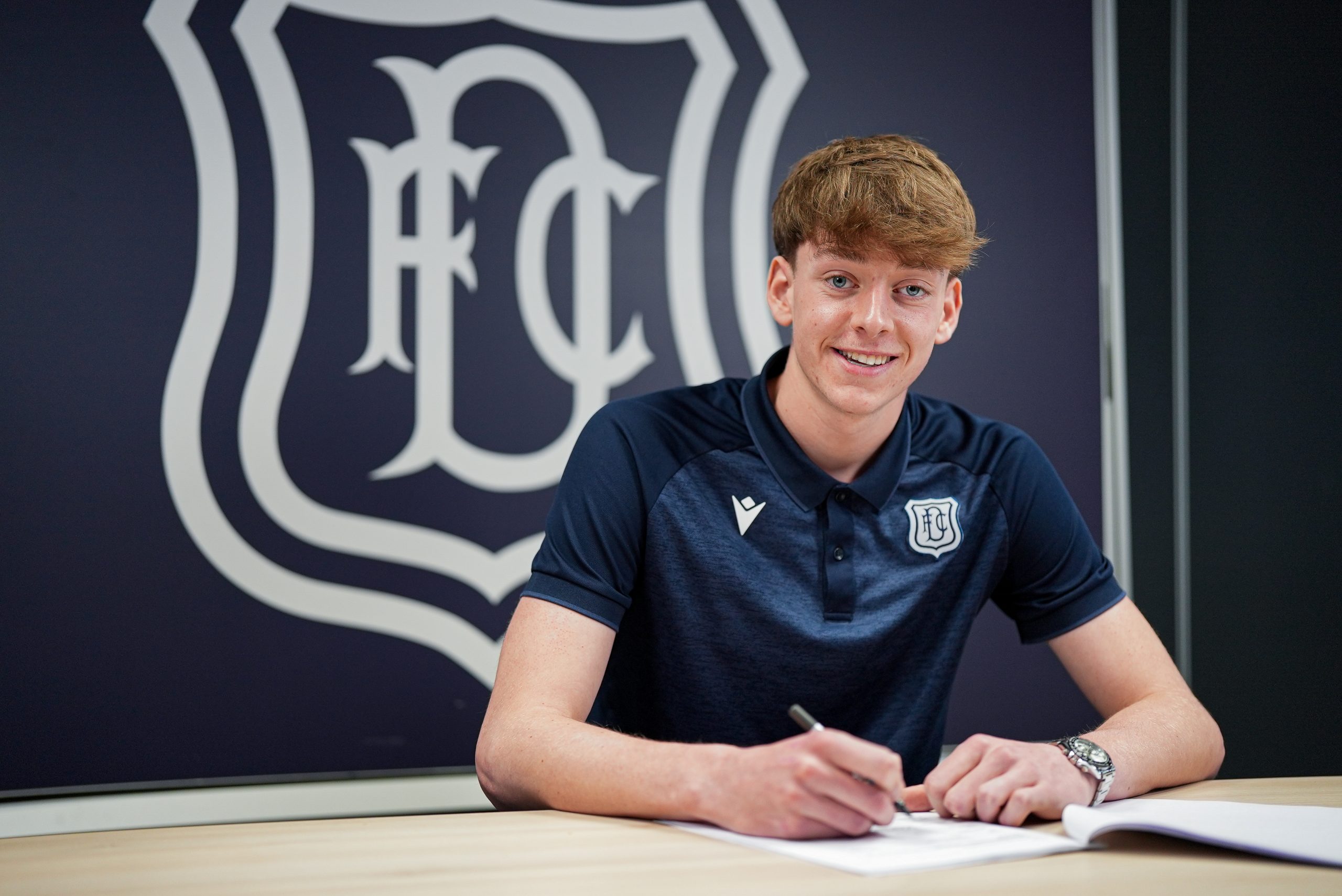 Johnny Watson Signs Professional Contract